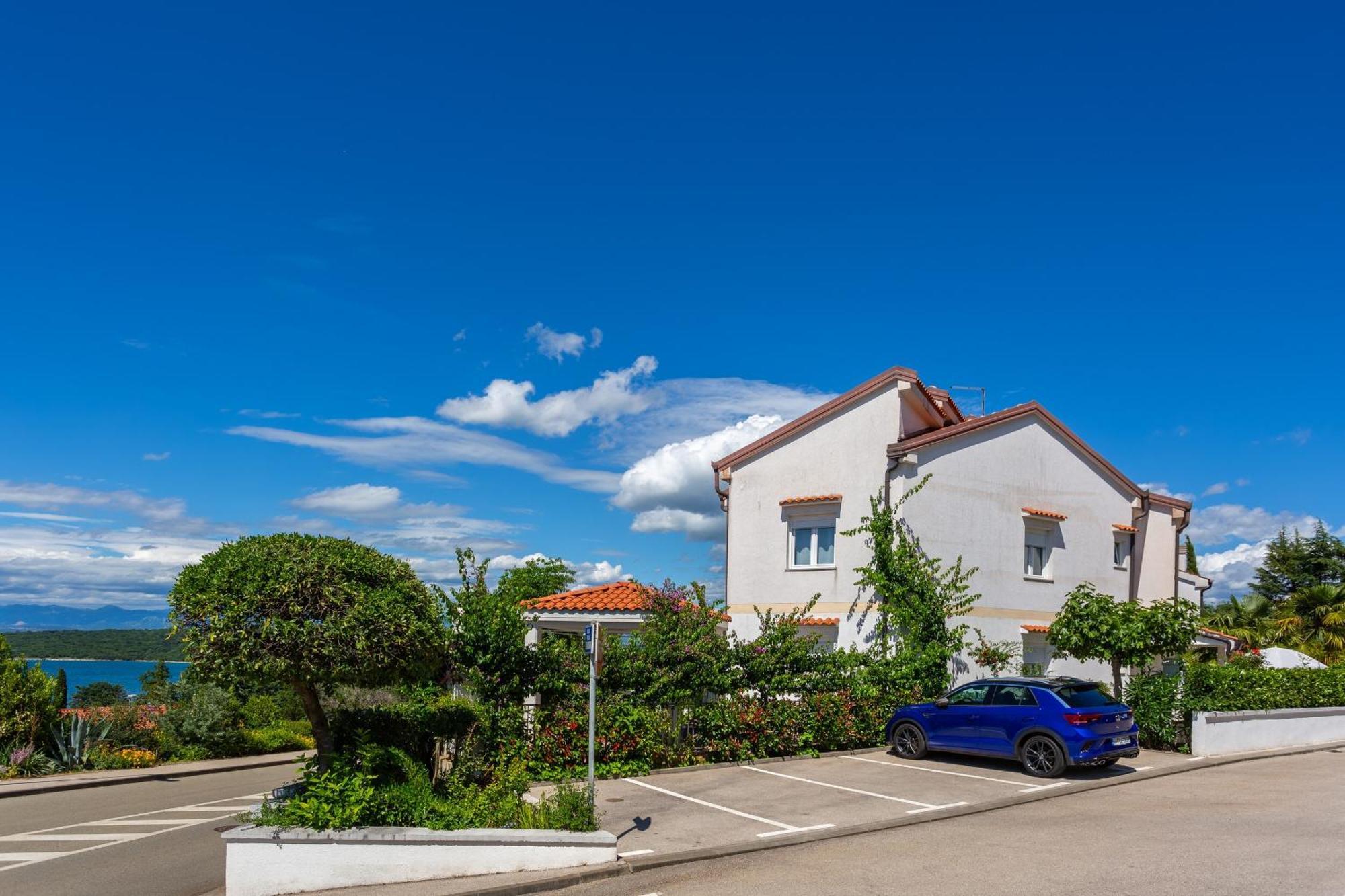 Apartments By The Sea Njivice, Krk - 5296 Esterno foto